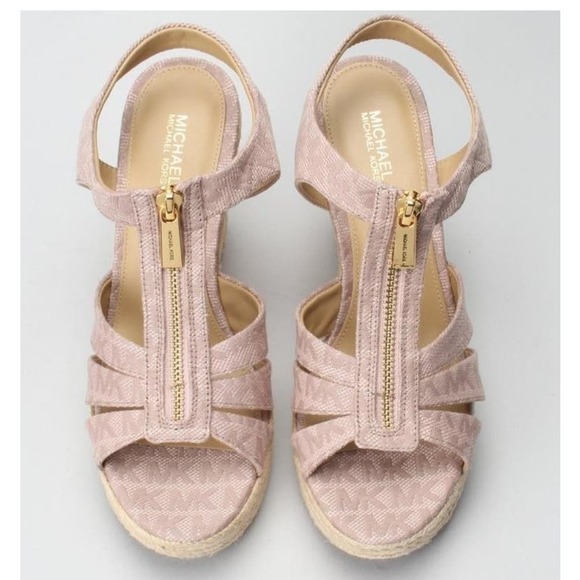 MICHAEL KORS PINK WEDGE SANDAL BERKLEY LOGO JACQUARD IN SOFT PINK SIZE 10 - Picture 2 of 15